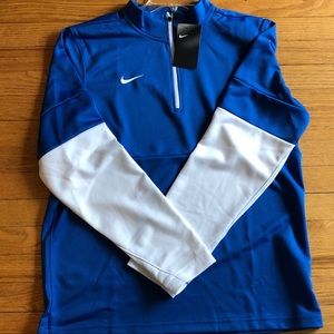 NWT Nike Men’s long sleeve 1/4 zip top Size M